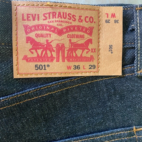 Levis 501 dark blue button fly Jean - Picture 3 of 3